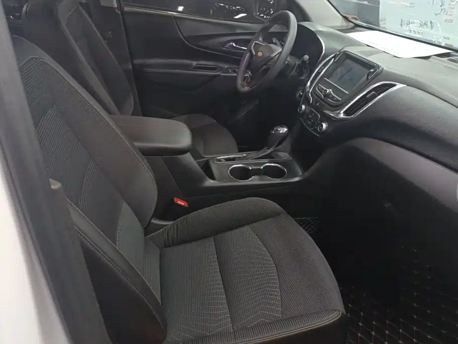 Chevrolet Equinox — миниатюра 8