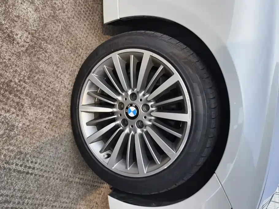 BMW 3 Series — миниатюра 6