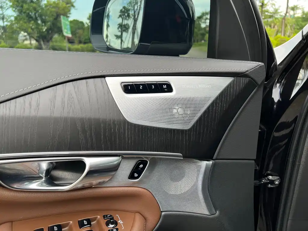 Volvo XC90 — миниатюра 4