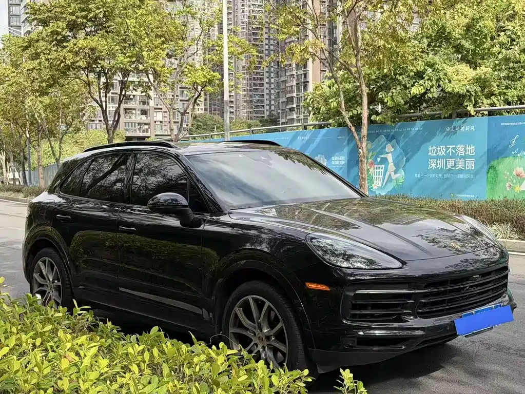 PORSCHE CAYENNE
