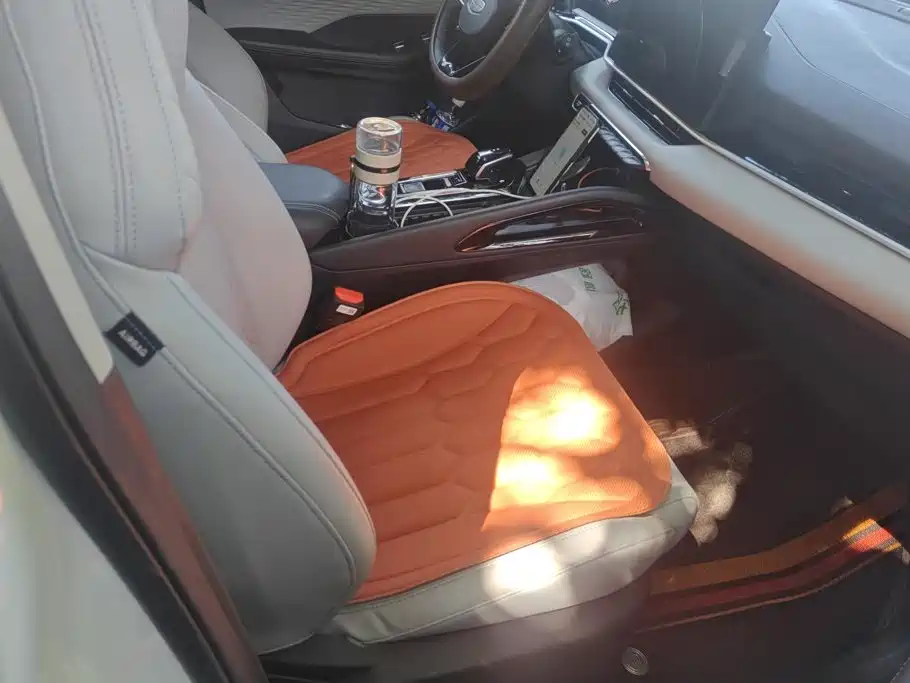 Geely Binyue — миниатюра 8