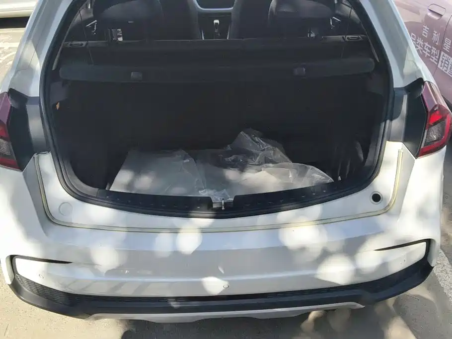 Geely Vision X3 — миниатюра 4