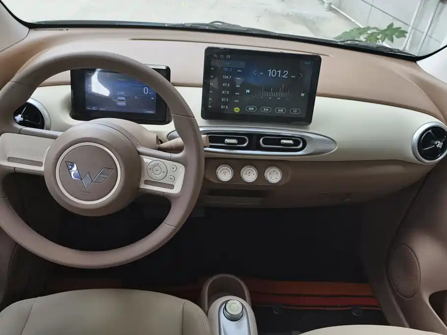 Wuling MINIEV — миниатюра 12