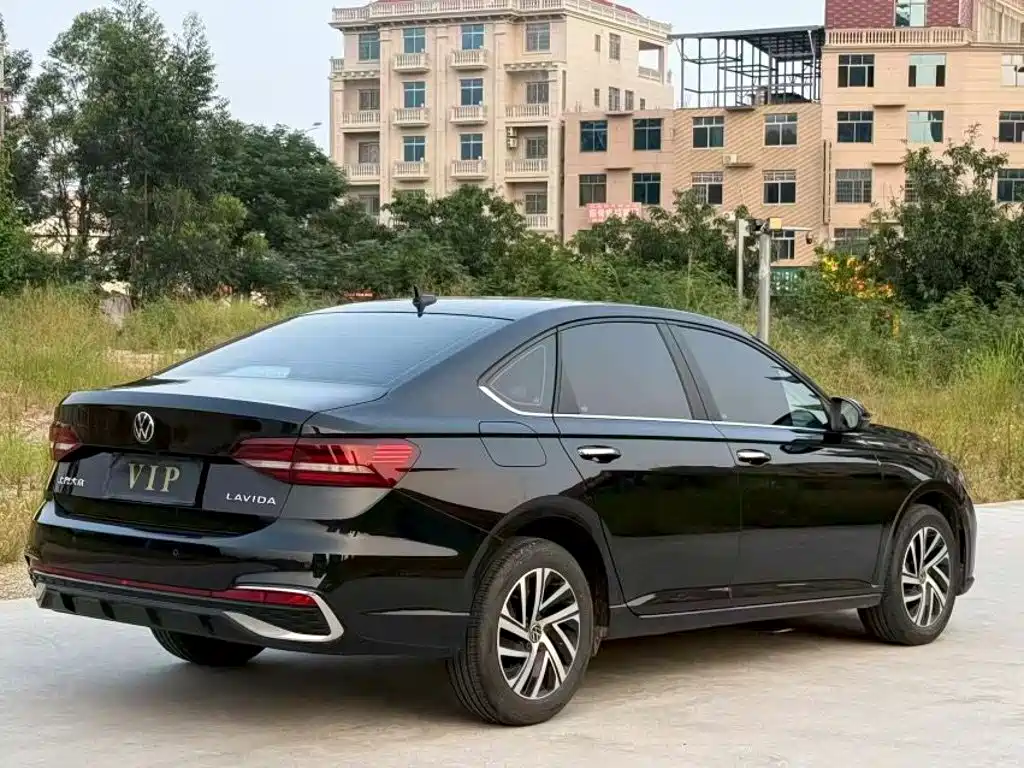 Volkswagen Lavida — миниатюра 4