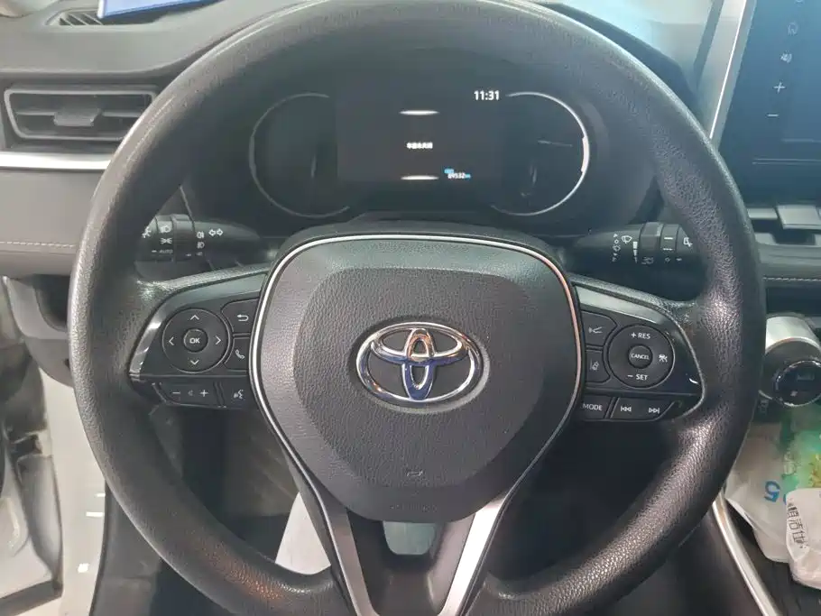 Toyota RAV4 — миниатюра 15