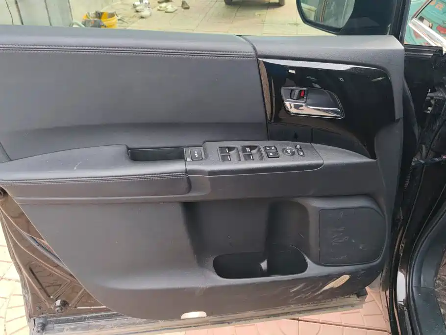 Honda Elysion — миниатюра 7