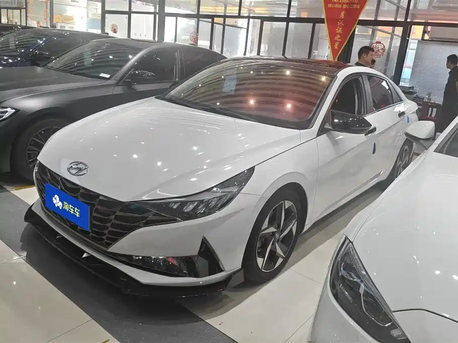 Hyundai Elantra 2023