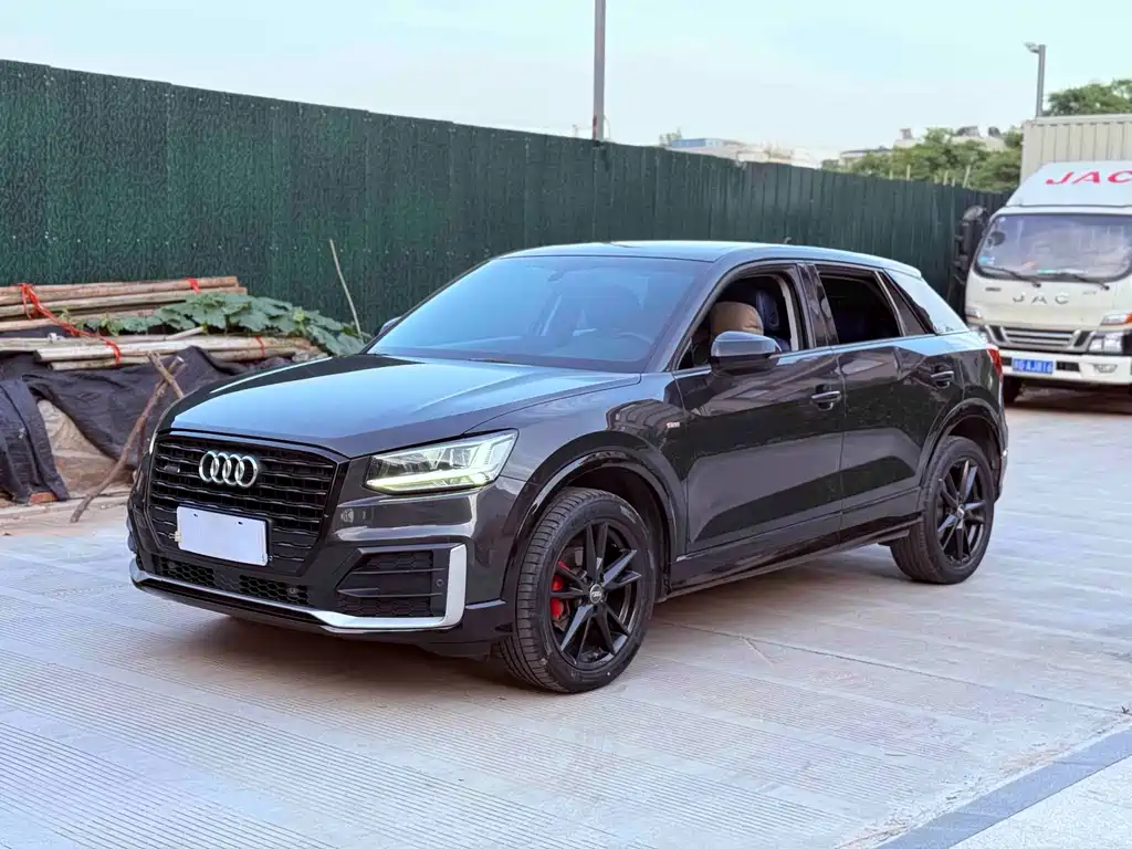 Audi Q2L 2020