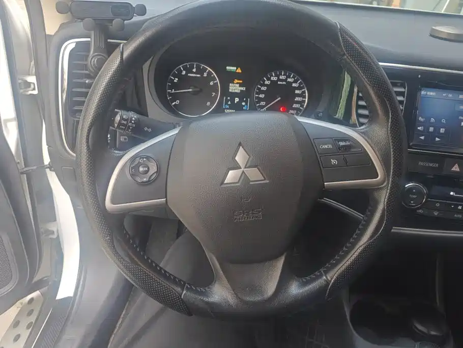 Mitsubishi Outlander (Import) — миниатюра 15