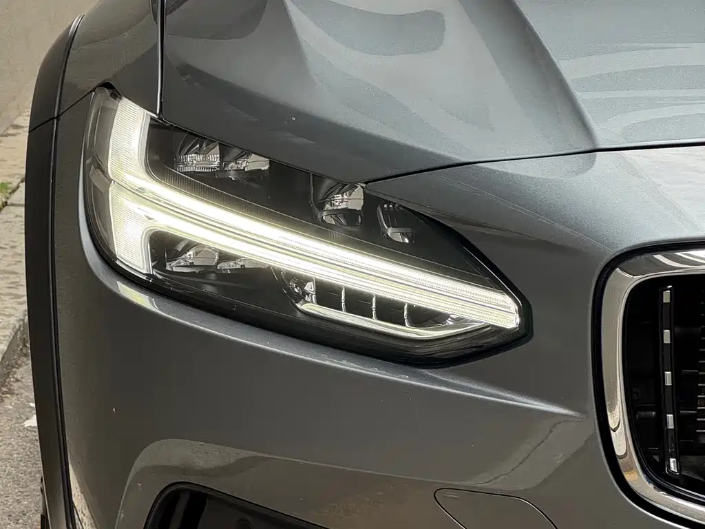 Volvo V90 — миниатюра 9