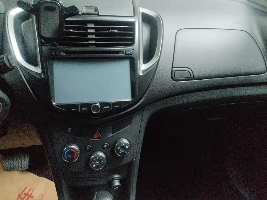 Chevrolet Trax — миниатюра 13