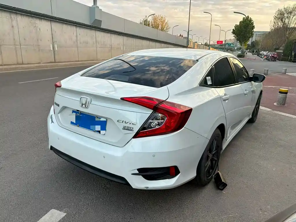 Honda Civic — миниатюра 9