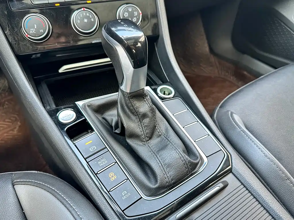 Volkswagen Sagitar — миниатюра 14