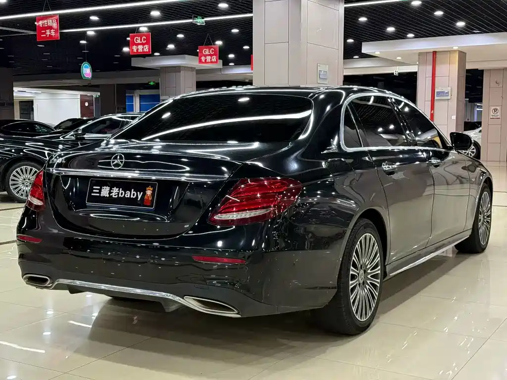 Mercedes-Benz E-Class — миниатюра 9