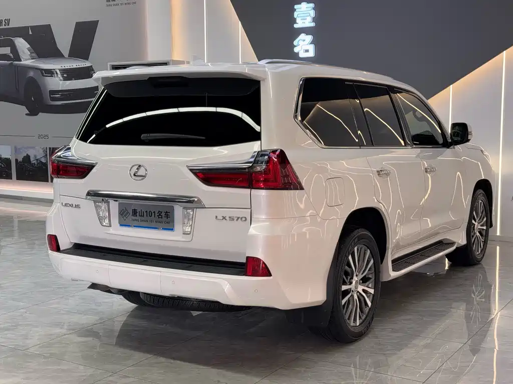 Lexus LX — миниатюра 10