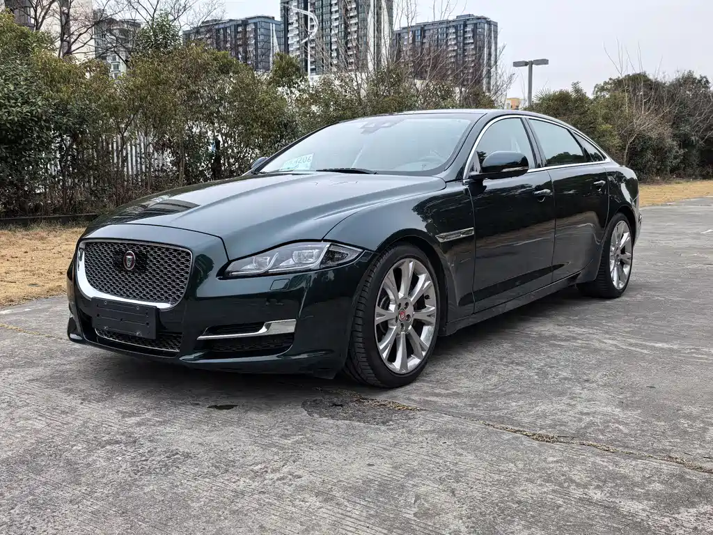 JAGUAR XJ