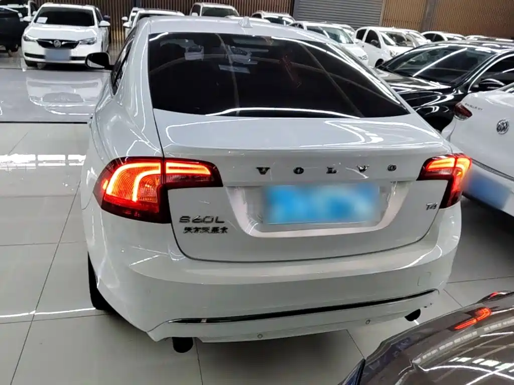 Volvo S60 — миниатюра 6