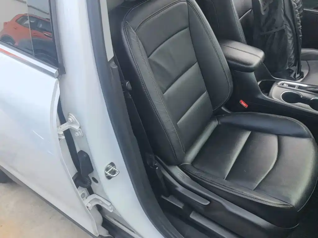 Chevrolet Equinox — миниатюра 25