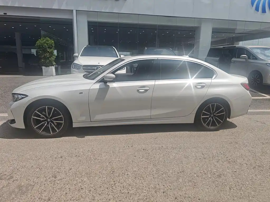 BMW 3 Series — миниатюра 3