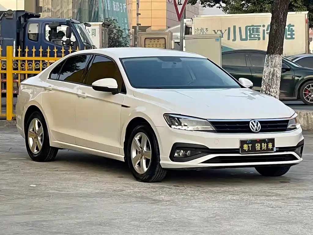 VOLKSWAGEN LINGDU