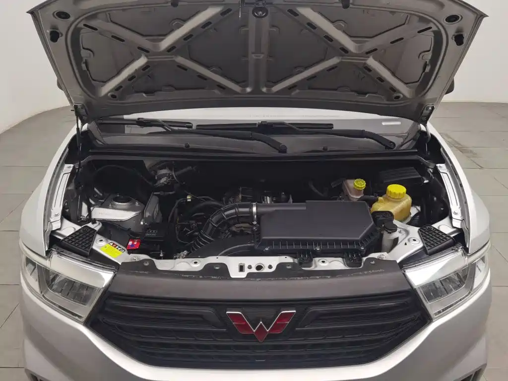 Wuling Hongguang V — миниатюра 6