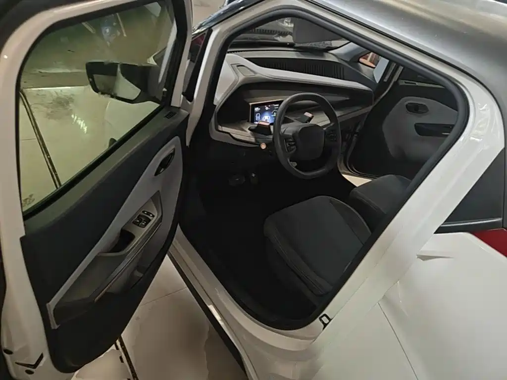 Baojun E200 — миниатюра 16