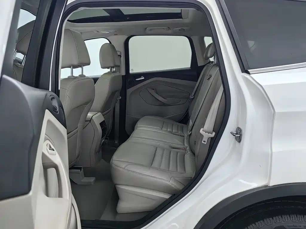 Ford Kuga — миниатюра 15