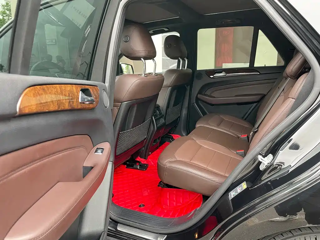 Mercedes-Benz M-Class — миниатюра 9