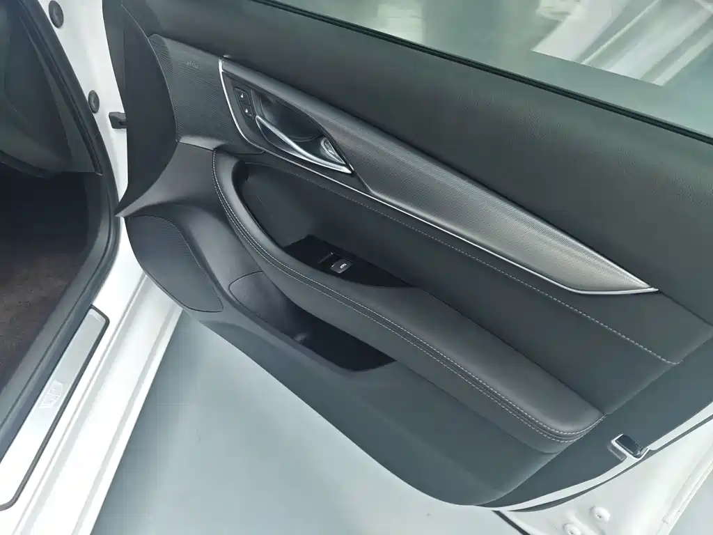 Cadillac CT5 — миниатюра 21