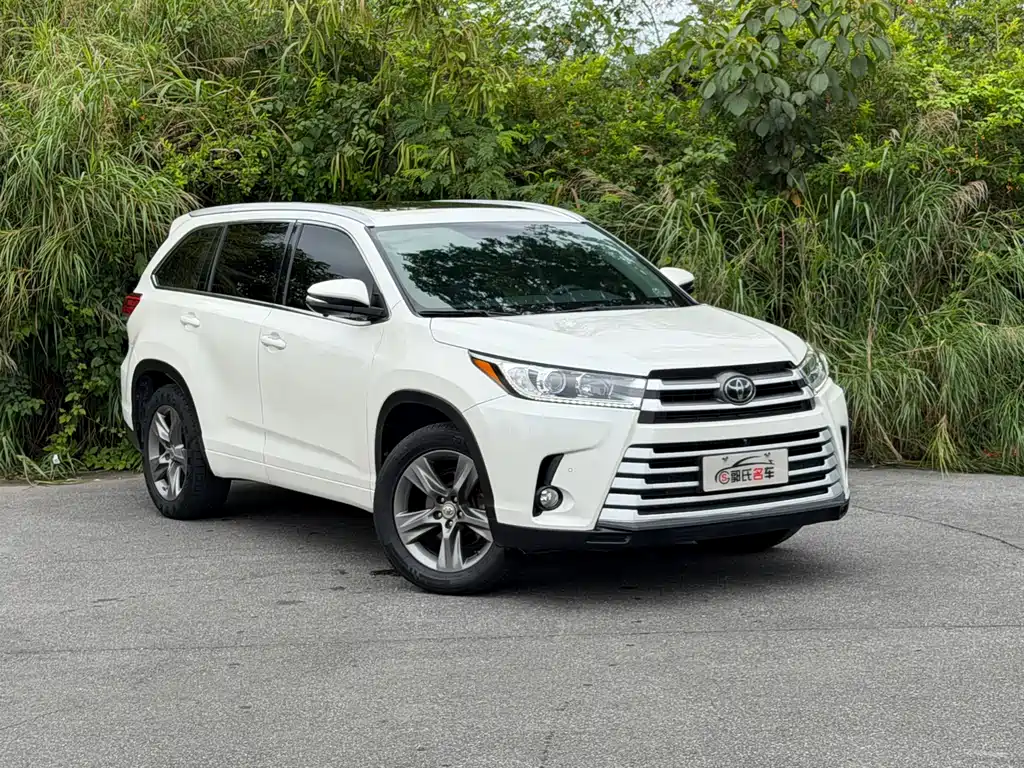 Toyota Highlander 2018 2.0T Luxury 7 мест V