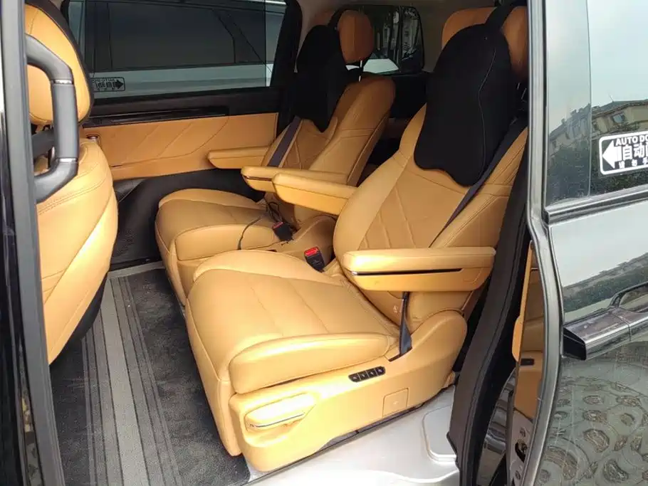 GAC Motor Trumpchi E8 PHEV — миниатюра 11