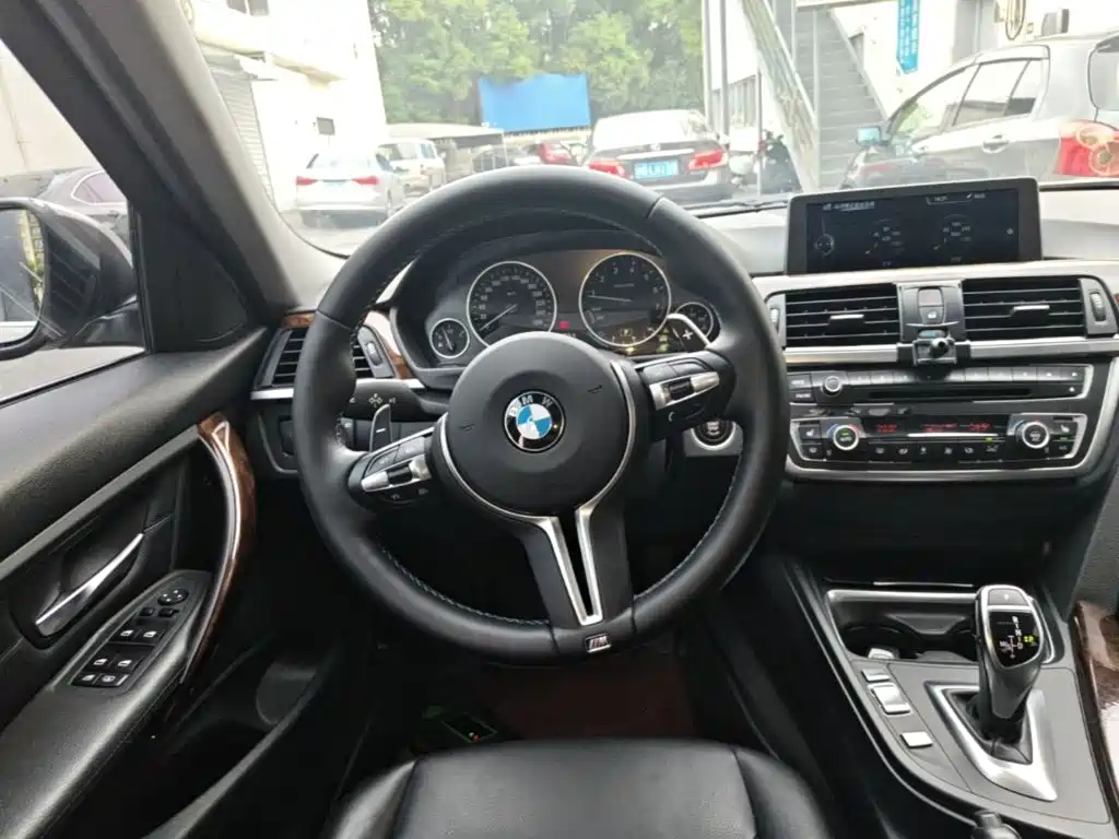 BMW 3 Series — миниатюра 11