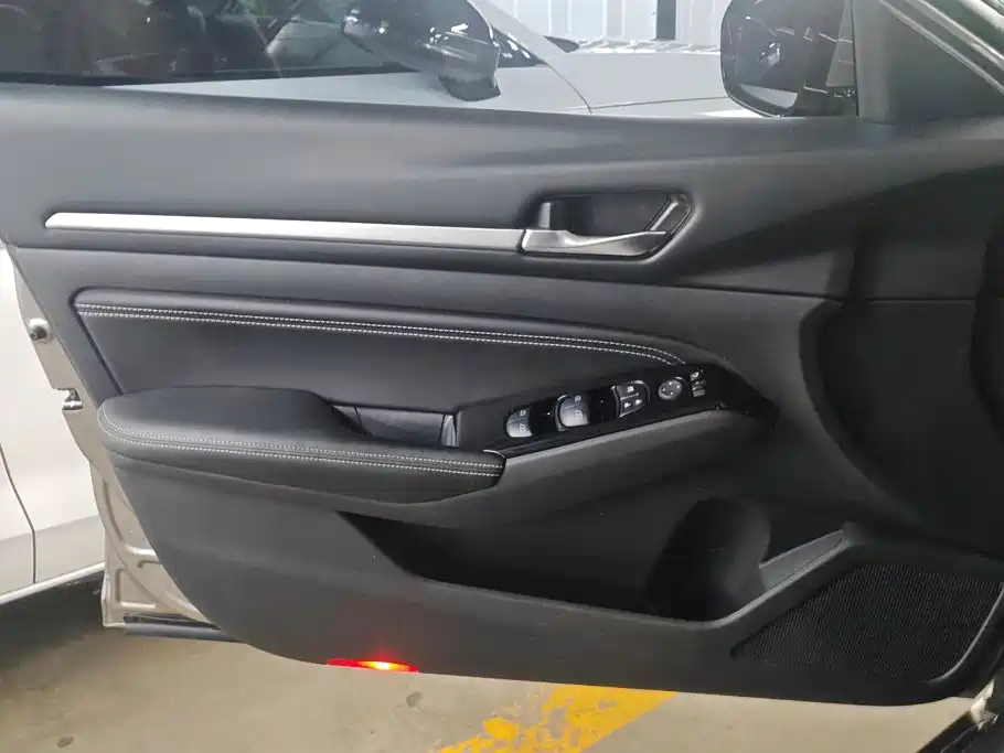 Nissan Teana — миниатюра 7