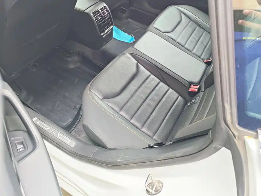 Volkswagen CC — миниатюра 11