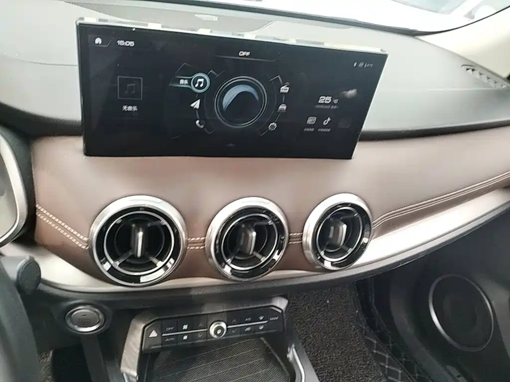 Wey Wey VV6 — миниатюра 13
