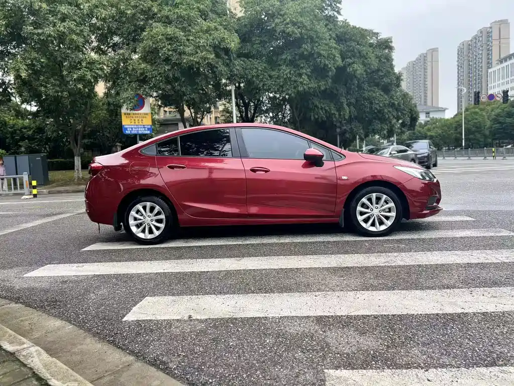 Chevrolet Cruze — миниатюра 7