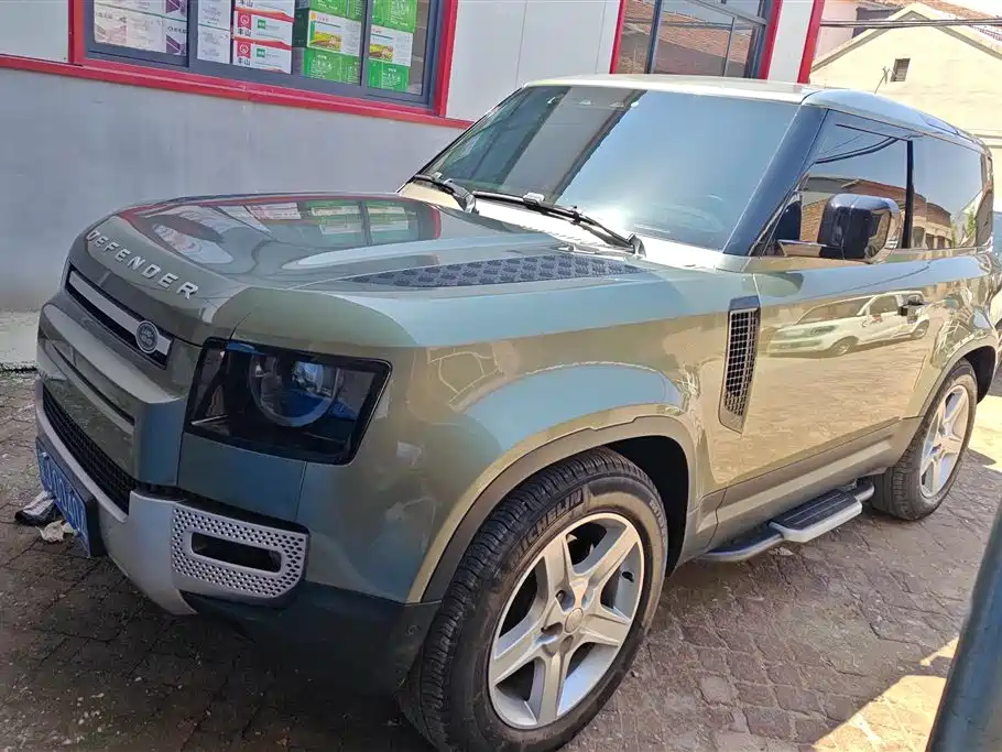 Land Rover Defender 2023