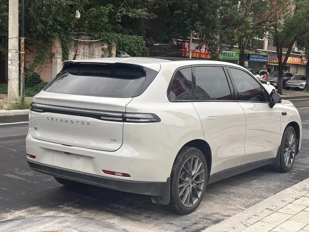 Leapmotor Leapmotor C10 — миниатюра 4