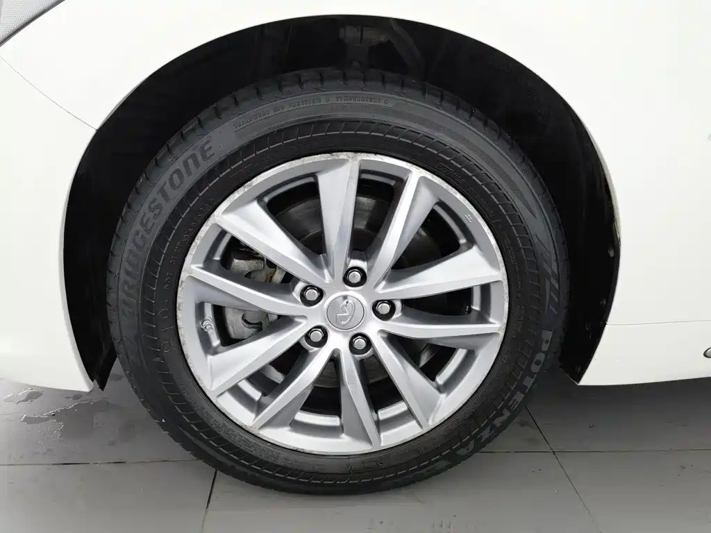 Infiniti Q50L — миниатюра 17