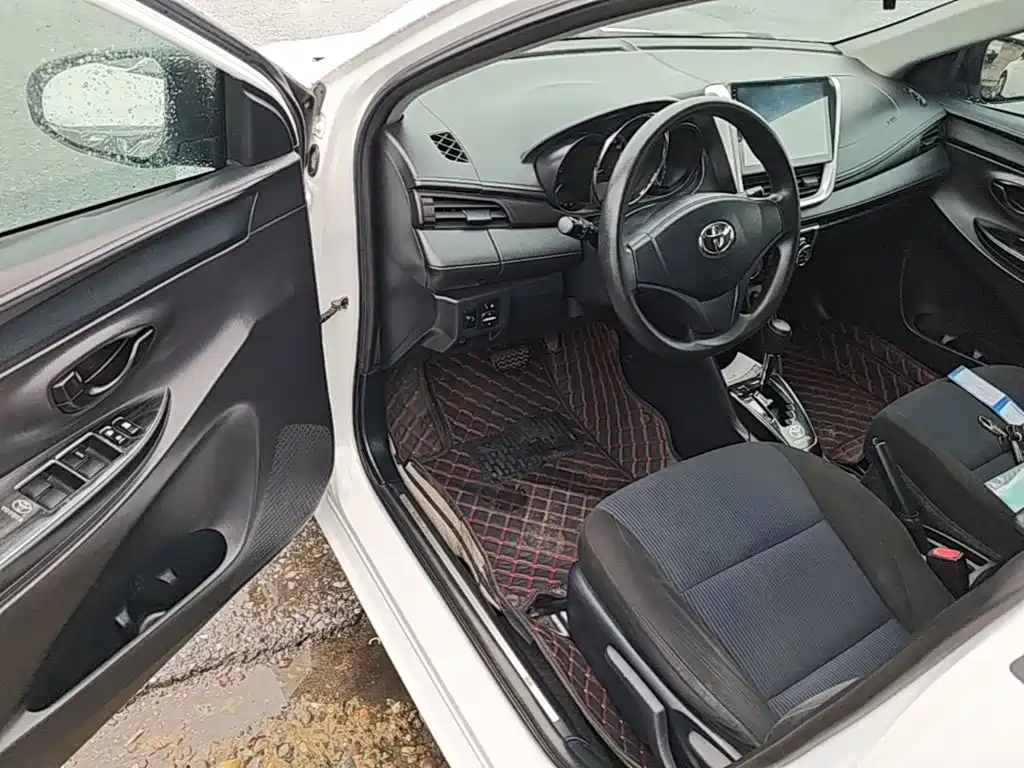 Toyota Yaris L — миниатюра 16