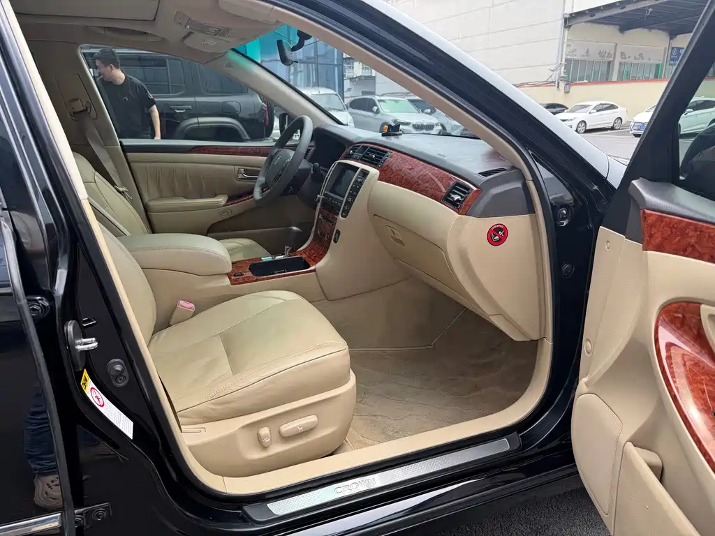Toyota Crown 2009 2.5L Royal