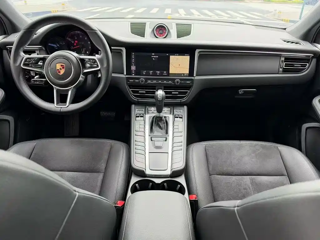 Porsche Macan — миниатюра 5