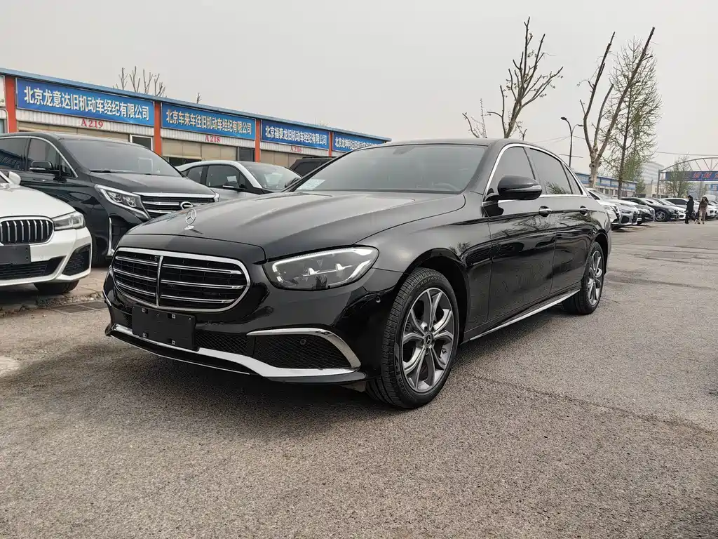 Mercedes-Benz E-Class 2022