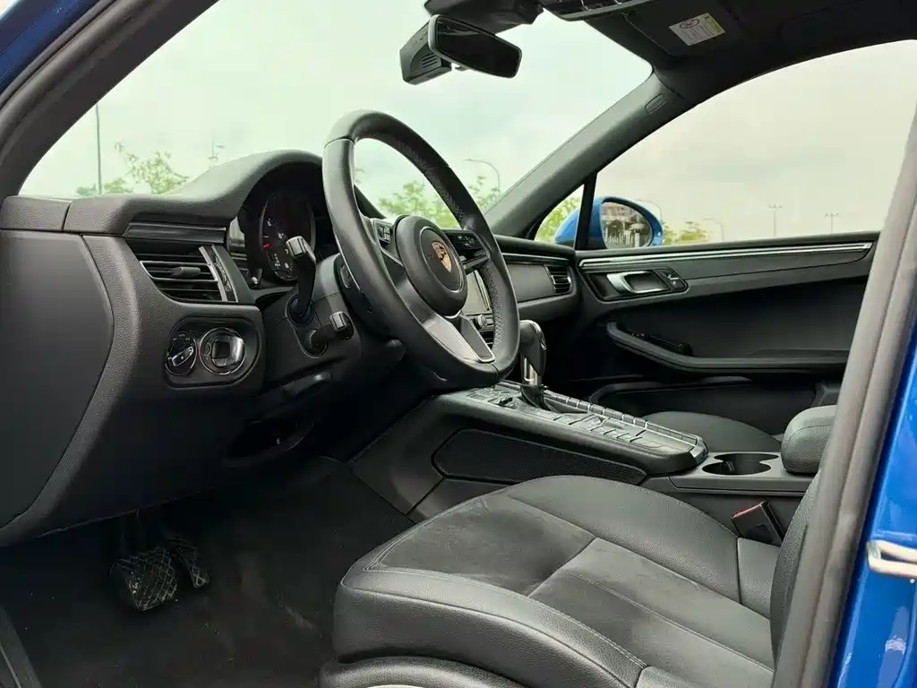 Porsche Macan — миниатюра 6