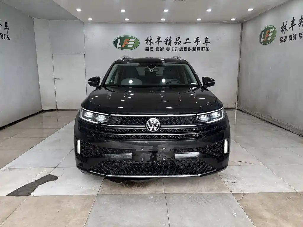 Volkswagen Tavendor 2023 380TSI R-Line