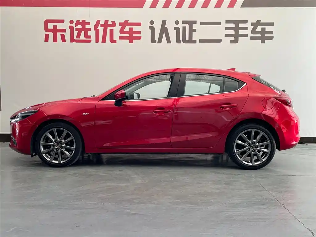 Mazda Mazda3 3 2017 2.0L AT Luxury V