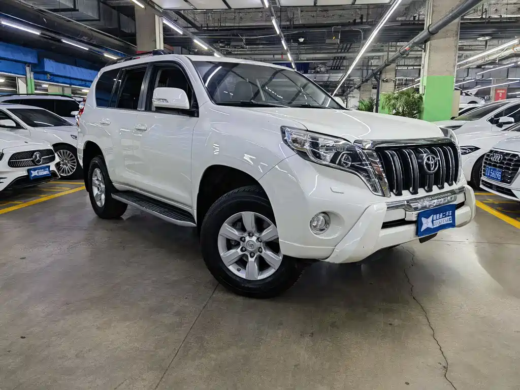Toyota Land Cruiser Prado 2016 2.7L AT Luxury