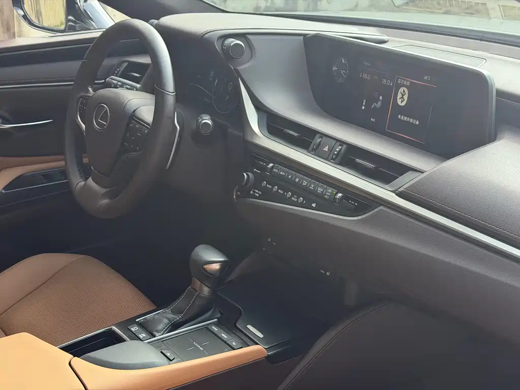 Lexus ES — миниатюра 14
