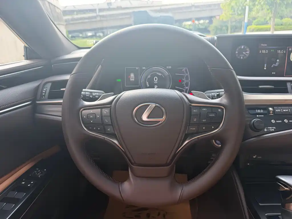 Lexus ES — миниатюра 9