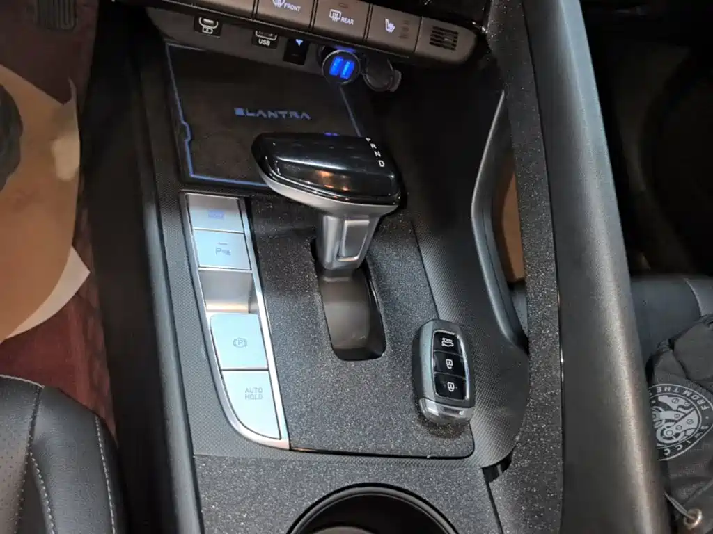 Hyundai Elantra — миниатюра 14